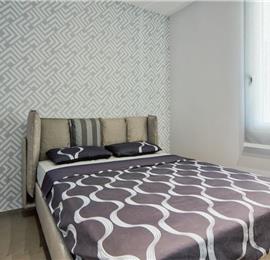6 bedroom villa with pool and roof terrace, Sveti Staffan, sleeps 12